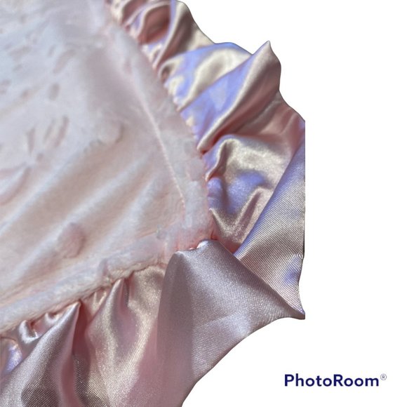 KYLE & DEENA Beautiful Pink/White Baby Blanket Satin Trimmed 30" x 30" - Picture 3 of 10